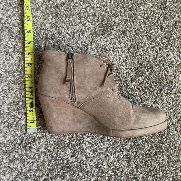 Target Taupe Wedge Ankle Bootie with Laces, Size 9.5 - Picture 4 of 7